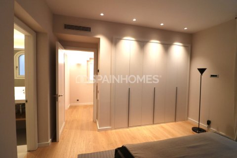 Купить квартиру в Барселона, Испания с 4 комнаты, 187м², № 1296 - фото 17