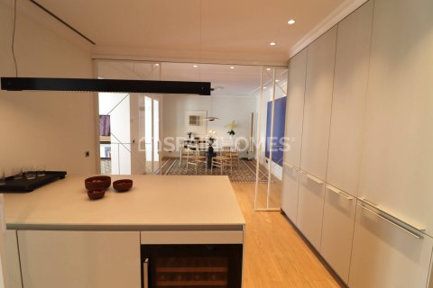 Купить квартиру в Барселона, Испания с 4 комнаты, 187м², № 1296 - фото 13