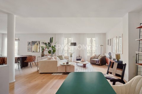 Купить квартиру в Барселона, Испания с 2 комнаты, 48м², № 1297 - фото 4