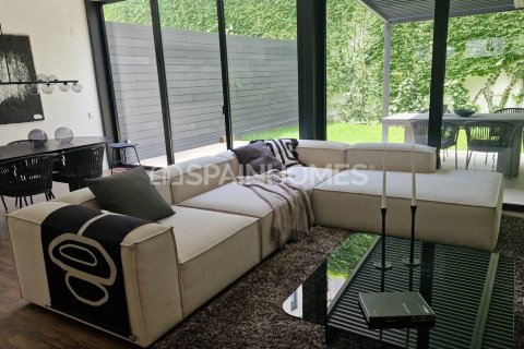 Купить квартиру в Барселона, Испания с 3 комнаты, 86м², № 1295 - фото 5