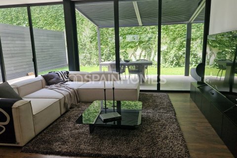 Купить квартиру в Барселона, Испания с 3 комнаты, 86м², № 1295 - фото 4