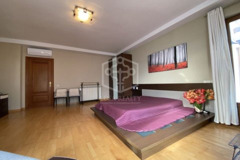 Купить виллу в Кастельдефельс, Испания с 6 спален, 670м², № 1090 - фото 25