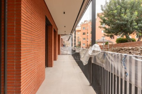 Apartamento de 4 dormitorios en venta en Barcelona, Cataluña, Spain № 1092 - foto 24