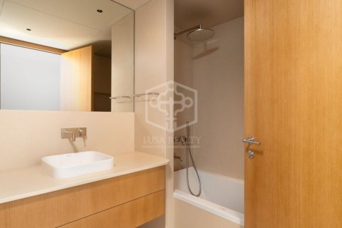 Apartamento de 4 dormitorios en venta en Barcelona, Cataluña, Spain № 1092 - foto 21
