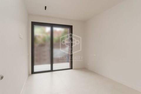 Apartamento de 4 dormitorios en venta en Barcelona, Cataluña, Spain № 1092 - foto 14