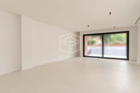 Apartamento de 4 dormitorios en venta en Barcelona, Cataluña, Spain № 1092 - foto 5