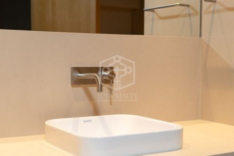 Apartamento de 4 dormitorios en venta en Barcelona, Cataluña, Spain № 1092 - foto 20