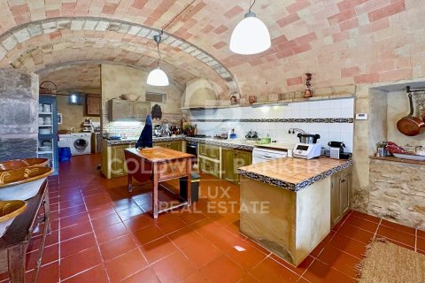 6 bedrooms house for sale in Garrigas, Girona, Catalonia, Spain № 5949 - photo 12