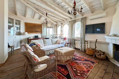 6 bedrooms house for sale in Garrigas, Girona, Catalonia, Spain № 5949 - photo 16