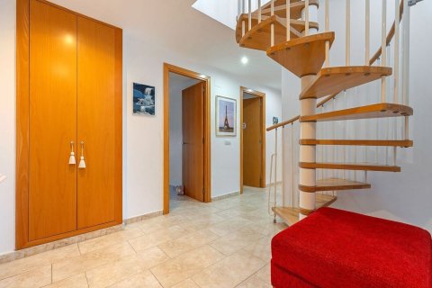 4 bedrooms apartment for sale in Cabrils, Barcelona, Catalonia, Spain № 7292 - photo 19