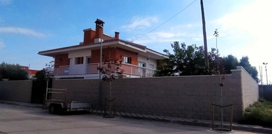 4 bedrooms house for sale in Riba-roja d'Ebre, Tarragona, Catalonia, Spain № 4965
