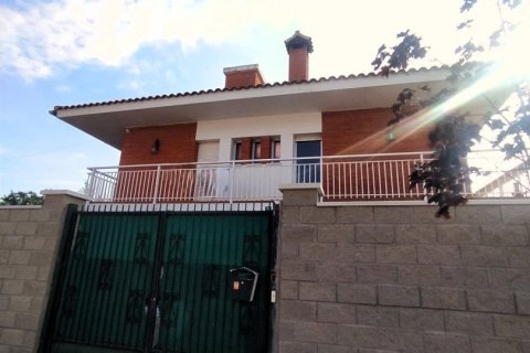 4 bedrooms house for sale in Riba-roja d'Ebre, Tarragona, Catalonia, Spain № 4965 - photo 3