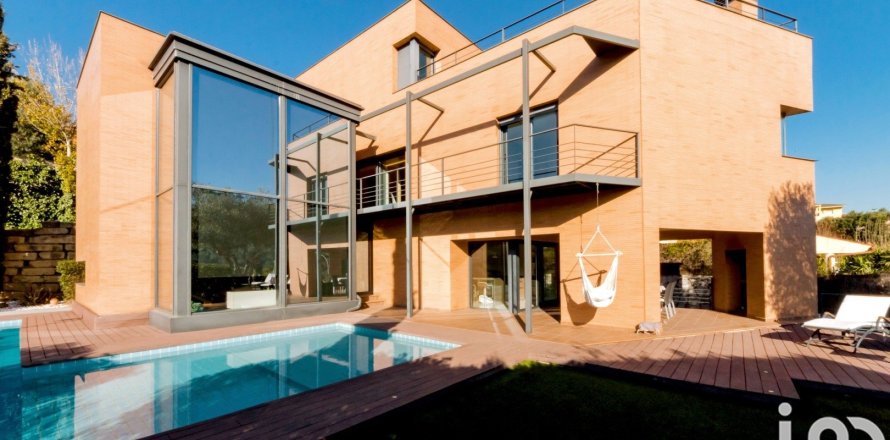 6 bedrooms house for sale in Castellvi de Rosanes, Barcelona, Catalonia, Spain № 4964