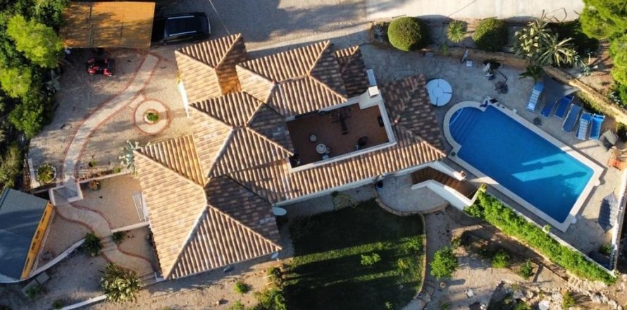 Дом с 4 спальнями в Л'Аметлья-де-Мар, Таррагона, Каталония, Испания № 4961