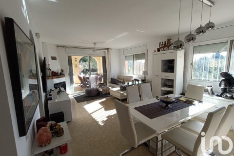 Купить дом в Л'Аметлья-де-Мар, Испания с 4 спальни, 200м², № 4961 - фото 3