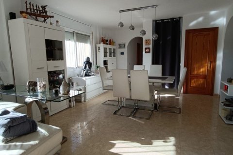 Купить дом в Л'Аметлья-де-Мар, Испания с 4 спальни, 200м², № 4961 - фото 2