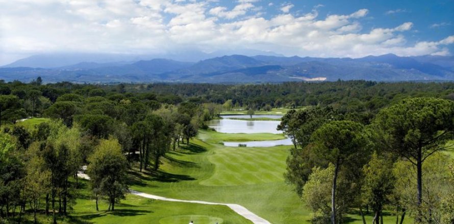 Земельный участок 631м² в Жироне, Герона, Каталония, Испания № 890