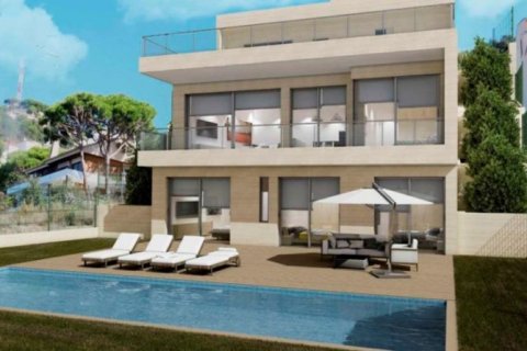 Вилла с 4 спальнями в Льорет-де-Мар, Герона, Каталония, Испания № 896