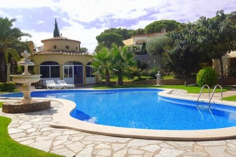 Вилла с 4 спальнями в Л'Эскале, Герона, Каталония, Испания № 892