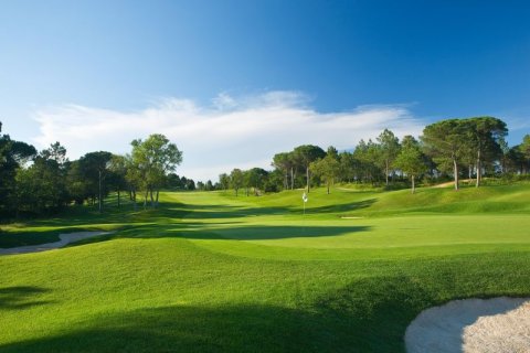 Купить земельный участок в Жирона, Испания 631м², № 891 - фото 3