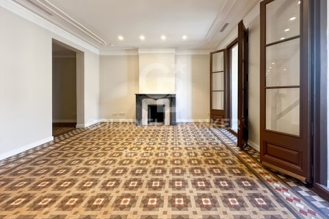 Купить квартиру в Барселона, Испания с 3 спальни, 160м², № 5827 - фото 2