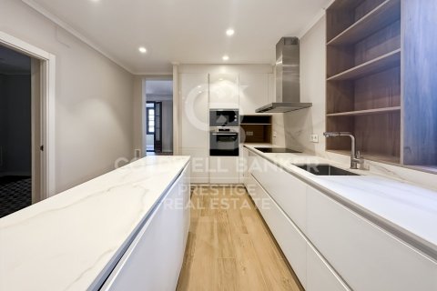 Купить квартиру в Барселона, Испания с 3 спальни, 160м², № 5827 - фото 9