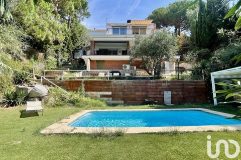 4 bedrooms house for sale in Arenys de Munt, Barcelona, Catalonia, Spain № 4996 - photo 2
