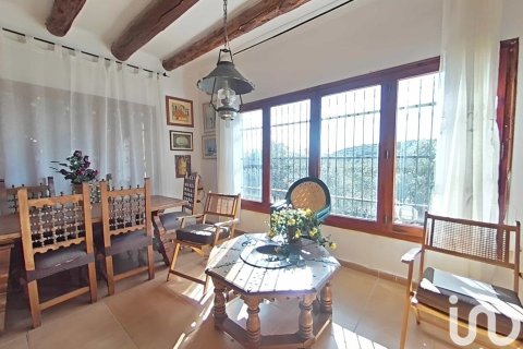 Купить дом в Агер, Испания с 5 спален, 252м², № 4998 - фото 3