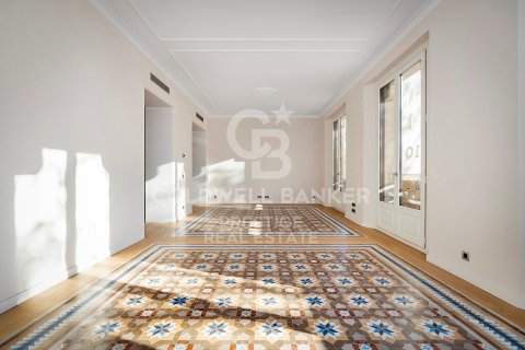 3 bedrooms apartment for sale in Barcelona, Catalonia, Spain № 5750