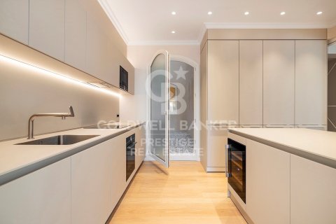 3 bedrooms apartment for sale in Barcelona, Catalonia, Spain № 5750 - photo 13