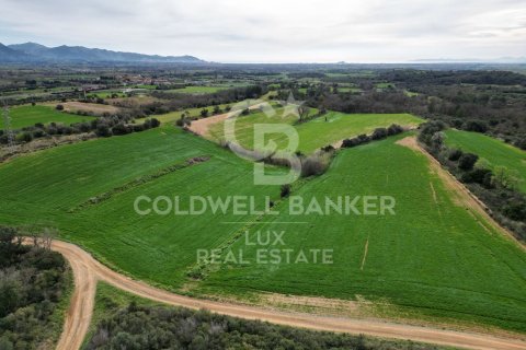 Купить земельный участок в Гарригас, Испания 1300000м², № 5754 - фото 1