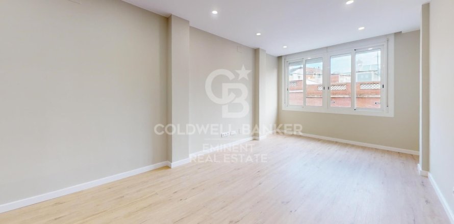 3 bedrooms apartment for sale in Barcelona, Catalonia, Spain № 5400