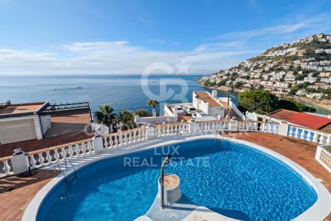 Купить дом в Розы, Испания с 4 спальни, 159м², № 5399 - фото 2