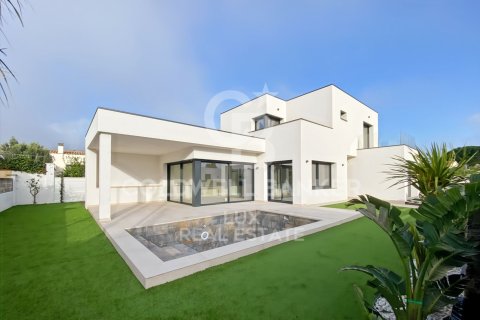 Дом с 4 спальнями в Розы, Герона, Каталония, Испания № 5405