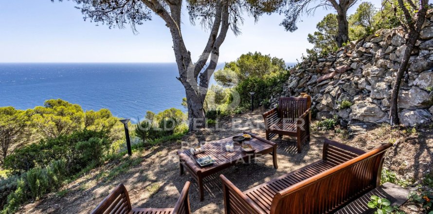 4 bedrooms townhouse for sale in Begur, Girona, Catalonia, Spain № 5402