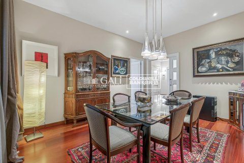 5 bedrooms villa for sale in Principado De Andorra (Ninguna Poblacion Tiene C.P.), Lleida, Catalonia, Spain № 5401 - photo 5