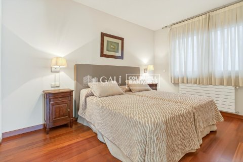 5 bedrooms villa for sale in Principado De Andorra (Ninguna Poblacion Tiene C.P.), Lleida, Catalonia, Spain № 5401 - photo 8