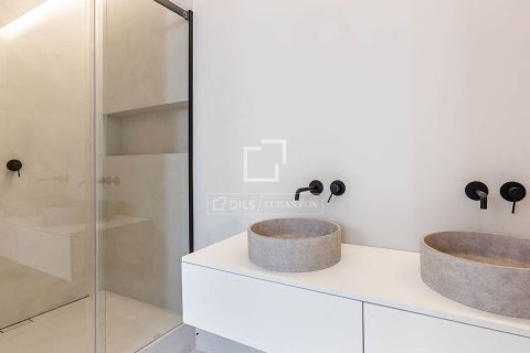 Apartamento de 3 dormitorios en venta en Barcelona, Cataluña, Spain № 4259 - foto 15