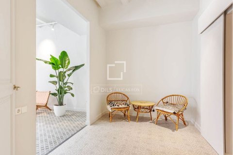 Apartamento de 3 dormitorios en venta en Barcelona, Cataluña, Spain № 4259 - foto 8