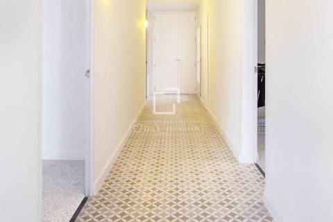 Apartamento de 3 dormitorios en venta en Barcelona, Cataluña, Spain № 4259 - foto 20