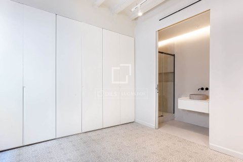 Apartamento de 3 dormitorios en venta en Barcelona, Cataluña, Spain № 4259 - foto 19