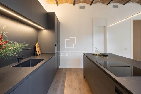 Apartamento de 4 dormitorios en venta en Barcelona, Cataluña, Spain № 4261 - foto 5