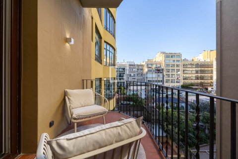 Apartamento de 4 dormitorios en venta en Barcelona, Cataluña, Spain № 4261 - foto 13
