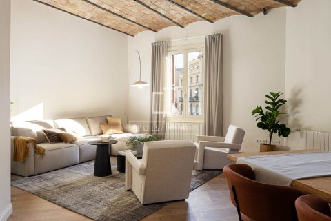 Apartamento de 4 dormitorios en venta en Barcelona, Cataluña, Spain № 4261 - foto 3