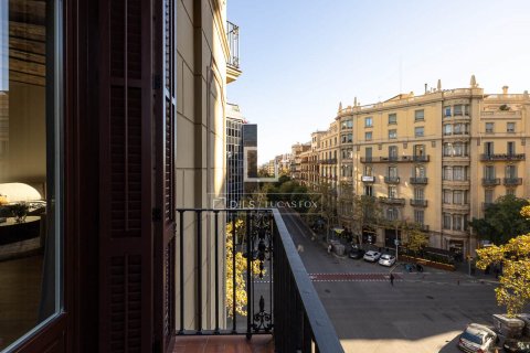 Apartamento de 4 dormitorios en venta en Barcelona, Cataluña, Spain № 4261 - foto 7