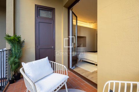 Apartamento de 4 dormitorios en venta en Barcelona, Cataluña, Spain № 4261 - foto 12