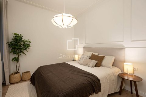 Apartamento de 4 dormitorios en venta en Barcelona, Cataluña, Spain № 4261 - foto 16