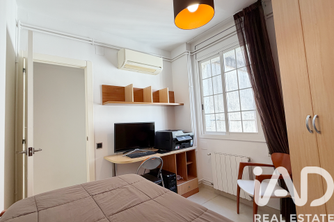 Ático de 2 dormitorios en venta en Barcelona, Cataluña, Spain № 7343 - foto 4