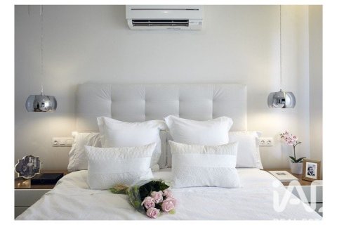 Купить квартиру в Барселона, Испания с 3 спальни, 131м², № 7345 - фото 10