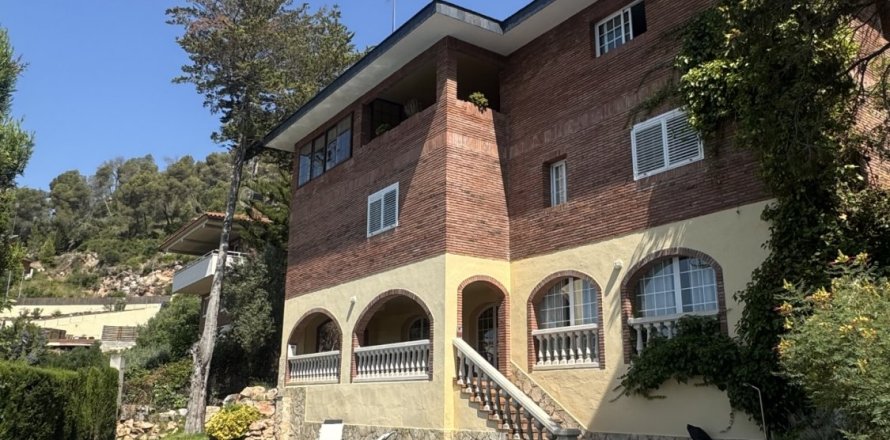Сasa de 5 dormitorios en venta en La Palma de Cervelló, Barcelona, Cataluña, Spain № 7347